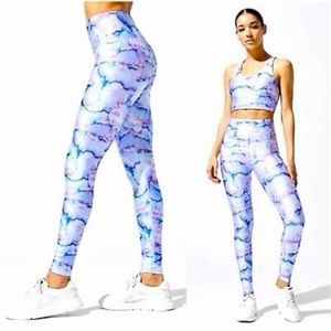 Terez NEW w/tags. Marble print SET SMALL SPORTS BRA & EXTRA SMALL LEGGINGS.